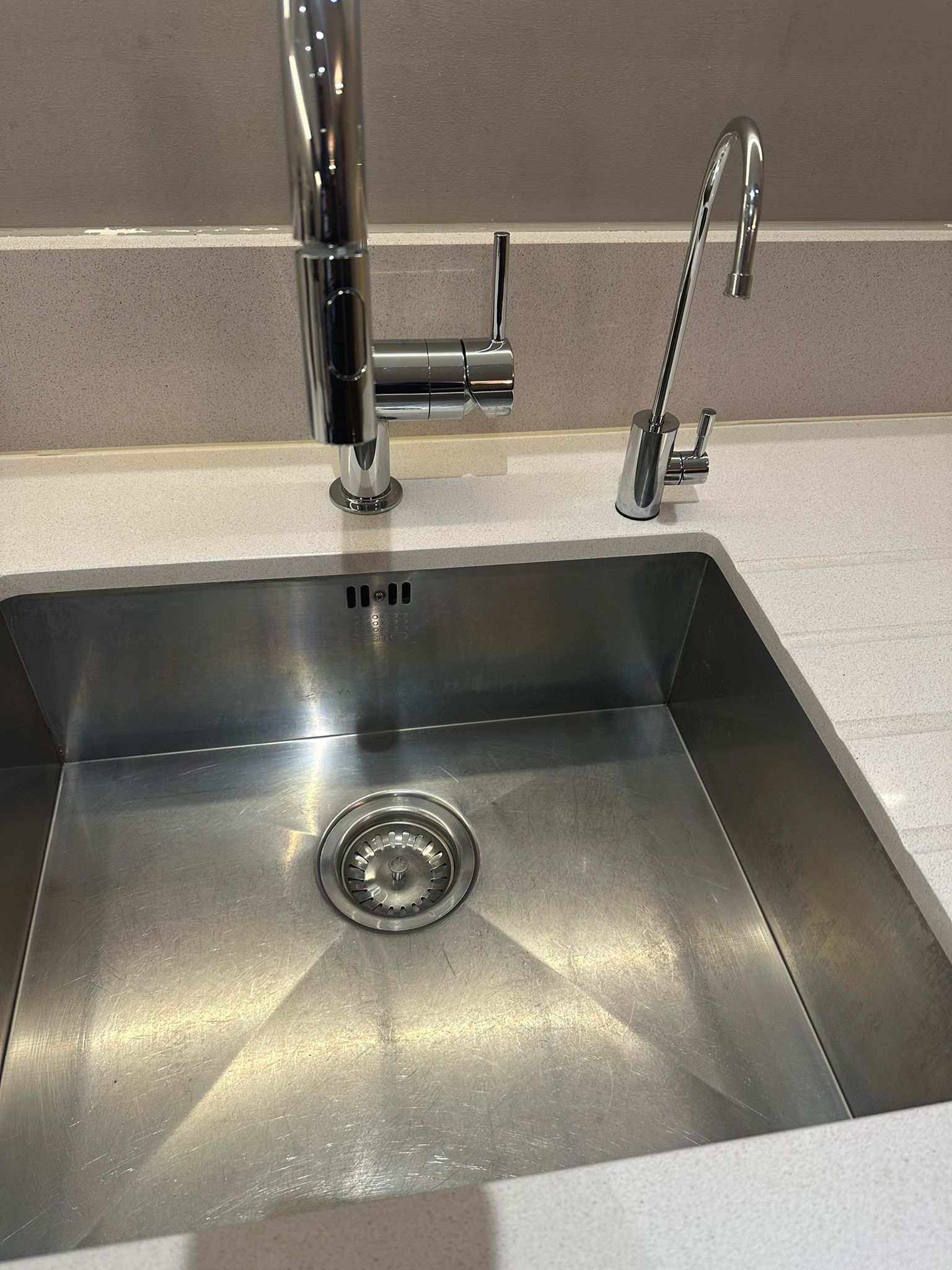 Deep Cleaning in Greenwich SE10 - Image 1